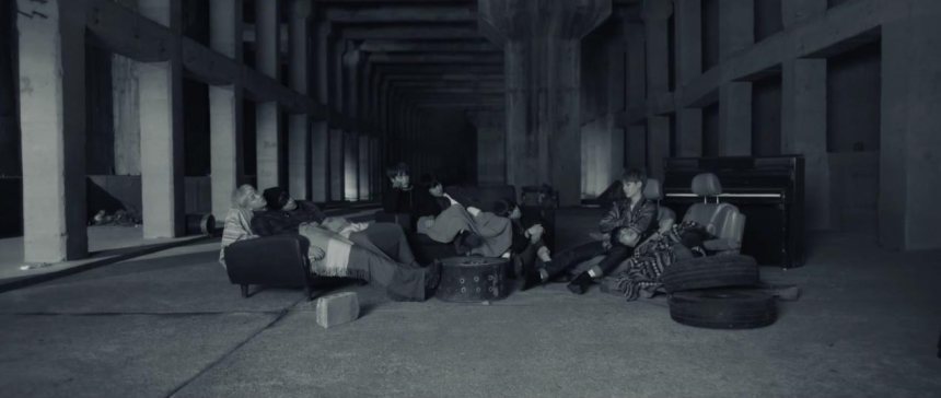 I Need U MV Screenshot 2